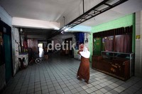 Peremajaan bangunan tersebut dinilai lebih hemat dibanding harus merehabilitasi bangunan.