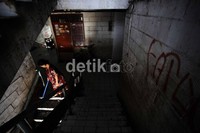 Rusun tersebut akan diremajakan karena kondisi bangunan sudah cukup tua.
