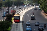 Suasana sepi masih terasa di beberapa ruas jalan di Jakarta.
