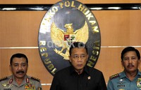 Dalam jumpa pers tersebut, Djoko Suyanto menyesalkan adanya tayangan di youtube yang berbau provokasi terkait Pilgub DKI Jakarta.