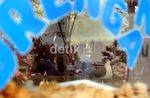 Lepas Lelah, Pemudik Istirahat di Pinggir Jalan