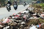 Sampah Menumpuk di Cikarang