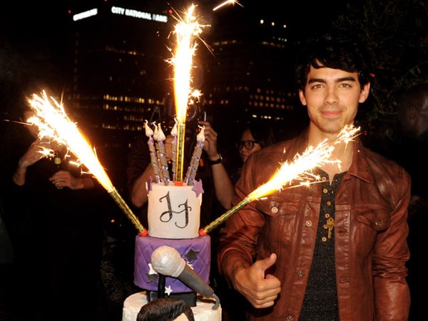 Kejutan di Ultah ke-23 Joe Jonas