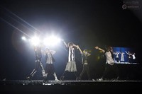 SHINee tampil minus Minho yang harus melakoni syuting To The Beautiful You. (KakaoTalk SMTOWN)