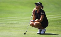 Pegolf AS Natalie Gublis pada sebuah kejuaraan di Perancis Juli lalu. Perempuan berusia 29 tahun ini berkali-kali memenangi kejuaraan bergengsi seperti Evian Masters tahun 2007. Tubuhnya yang seksi dan paras cantiknya membuat Natalie Gublis kerap difoto seksi. (Photo by Matthew Lewis/Getty Images)