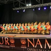 Komunitas Tari Fisip UI Pukau Festival de Folklore de Jambes