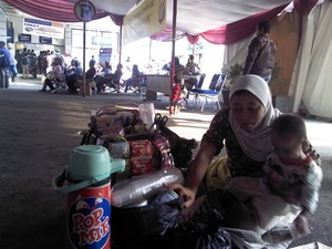 Kisah Sri: Dulu Guru Sekarang Pedagang Asongan