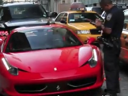 Lindas Kaki Polisi, Pengemudi Ferrari Terancam Denda Rp 95 M!
