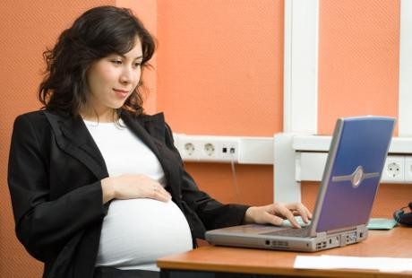 Pekerja Wanita yang Sedang Hamil Wajib Perhatikan Ini