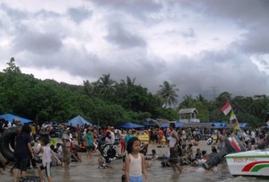 Banyak Cerita di Pantai Carita
