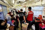 KRL Jadi Transportasi Favorit Warga Bekasi