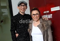 Anto Hoed tampil dengan kemeja hitam bermotif bintang-bintang kecil. (Gusmun/detikcom).