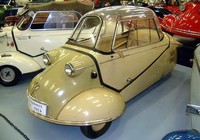 Messerschmitt KR-175. Mobil kecil ini digarap oleh Profesor Willy Messerschmitt mulai tahun 1952. Mobil mungil ini menggunakan mesin 150cc. (dok Bruce Weiner Microcar Museum).