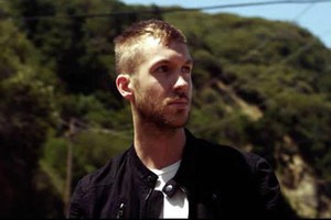 Calvin Harris Kolaborasi dengan Rihanna dan Florence Welch di Album Terbaru
