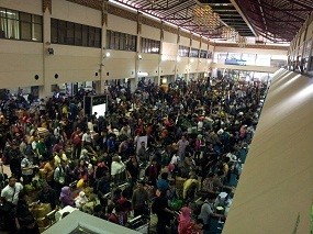 Arus Balik Lebaran, Bandara Juanda Surabaya Seperti Pasar Tumpah
