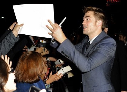  Robert Pattinson Suka Mobil Murah