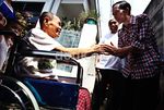Susuri Gang Sempit, Jokowi Sapa Warga Jakarta