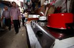 Susuri Gang Sempit, Jokowi Sapa Warga Jakarta