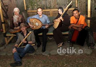 Silaturahmi Bersama Debu