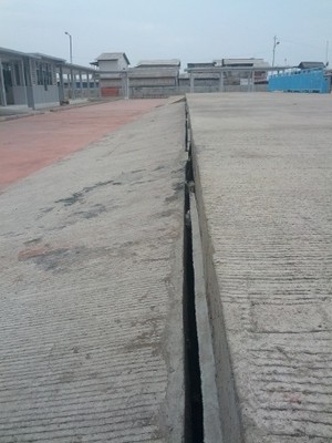Calon Penumpang Pelabuhan Muara Angke Baru Khawatirkan Kondisi Pelabuhan