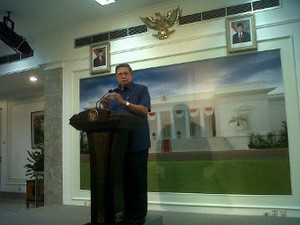 2 Tewas dan 35 Rumah Dibakar dalam Bentrok di Sampang