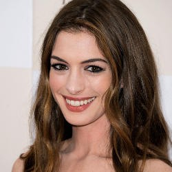 Si Anggun Anne Hathaway (2)