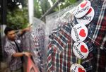 Marak Penjualan Baju Kotak-kotak Jokowi di Jakarta