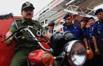 Personel Pemadam Kebakaran Latih Kemampuan