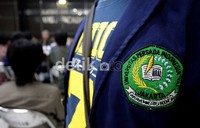 Kasus ini terjadi pada 26 Juli 2012 lalu saat Beta dan Chandra mempertanyakan kebijakan kampus soal skorsing terhadap 3 temannya. Merasa tidak mendapat jawaban memuaskan, mereka pun emosi hingga memecahkan kaca pos satpam. Lalu pihak kampus melaporkan kasus ini ke kepolisian dan kedua mahasiswa itu pun dijebloskan ke penjara. Pihak orangtua telah melayangkan permintaan maaf dan siap mengganti rugi.