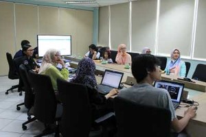 Hari Ini Dewan Juri Seleksi 50 Besar Hijab Hunt 2012
