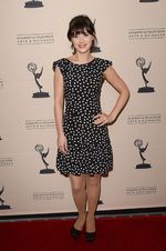 Cantiknya Zooey Deschanel