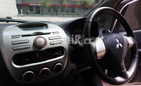 Tampilan Interior Miev bisa dikatakan sudah memenuhi kebutuhan pengendara dalam berkendara. Dengan tersedianya AC yang mampu menyejukan ruangan, CD, radio meski baru bisa menerima beberapa frekuensi (70 fm-90 fm), dan juga dual air bag.