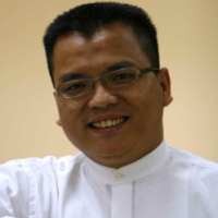 Wamen Bagi-bagi Pin BB dan Nomor Telepon di Rutan Makassar