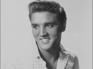 Celana Dalam Bernoda Milik Elvis Presley Dilelang