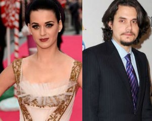 Katy Perry Senang-senang di Disneyland Pasca Putus dari John Mayer
