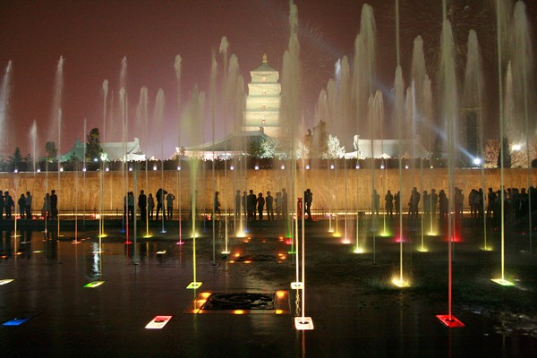 Cantiknya Air Mancur Menari Terbesar di Asia