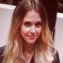 Perankan Penari Striptis di Sekuel Sin City, Jessica Alba Tampil Pirang