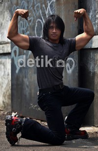 Tubuh kekar Agung Hercules.