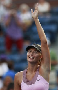 Di babak kedua Sharapova, yang bulan Juni lalu berhasil menjuarai Prancis Terbuka, akan menghadapi Lourdes Dominguez Lino. REUTERS/Kevin Lamarque.