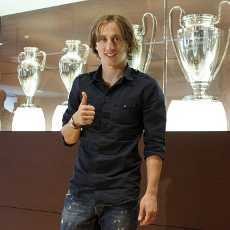 Transfer Modric Untungkan Spurs & Madrid