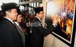 Warna-warni Perilaku DPR dalam Foto