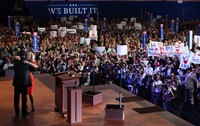 Delegasi dari seluruh wilayah AS yang hadir dalam konvensi tersebut memberi komitmennya untuk mendukung penuh kepada mantan gubernur Massachusetts itu.  Nantinya, Romney dipastikan menantang Obama dalam pemilu presiden yang akan berlangsung bulan November mendatang. Foto: Getty Images)