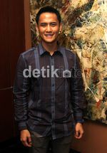 Choky Sitohang Tampil Cool