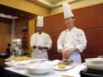 Rayakan Festival Moon Cake di Pearl JW Marriott