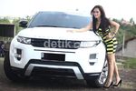 Seksinya Paulina dan Evoque