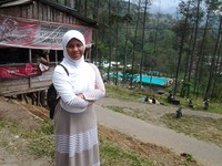 Berpose dengan view pemandian Berpose dengan view pemandian