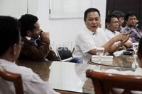 Adie Massardi menyatakan persoalan mundurnya seleksi anggota Komnas HAM tidak perlu terjadi bila Kememkum HAM mengingatkan pemerintah dan DPR.