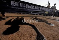 Dalam aksi tersebut mereka berharap pemerintah mengambil langkah-langkah tegas untuk memerangi impunitas di Indonesia dan menetapkan contoh penting pada perlindungan hak asasi manusia dan promosi tingkat regional.