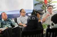 Selain itu, survei menyebut persepsi publik yang negatif terhadap kinerja menteri yang berasal dari partai politik.