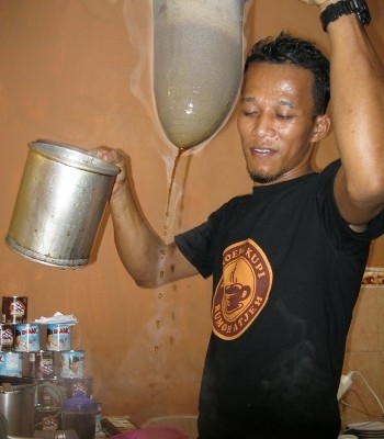 Mau Menyeduh Kopi Gaya Rumahan atau Kafe? Ini Dia Caranya!